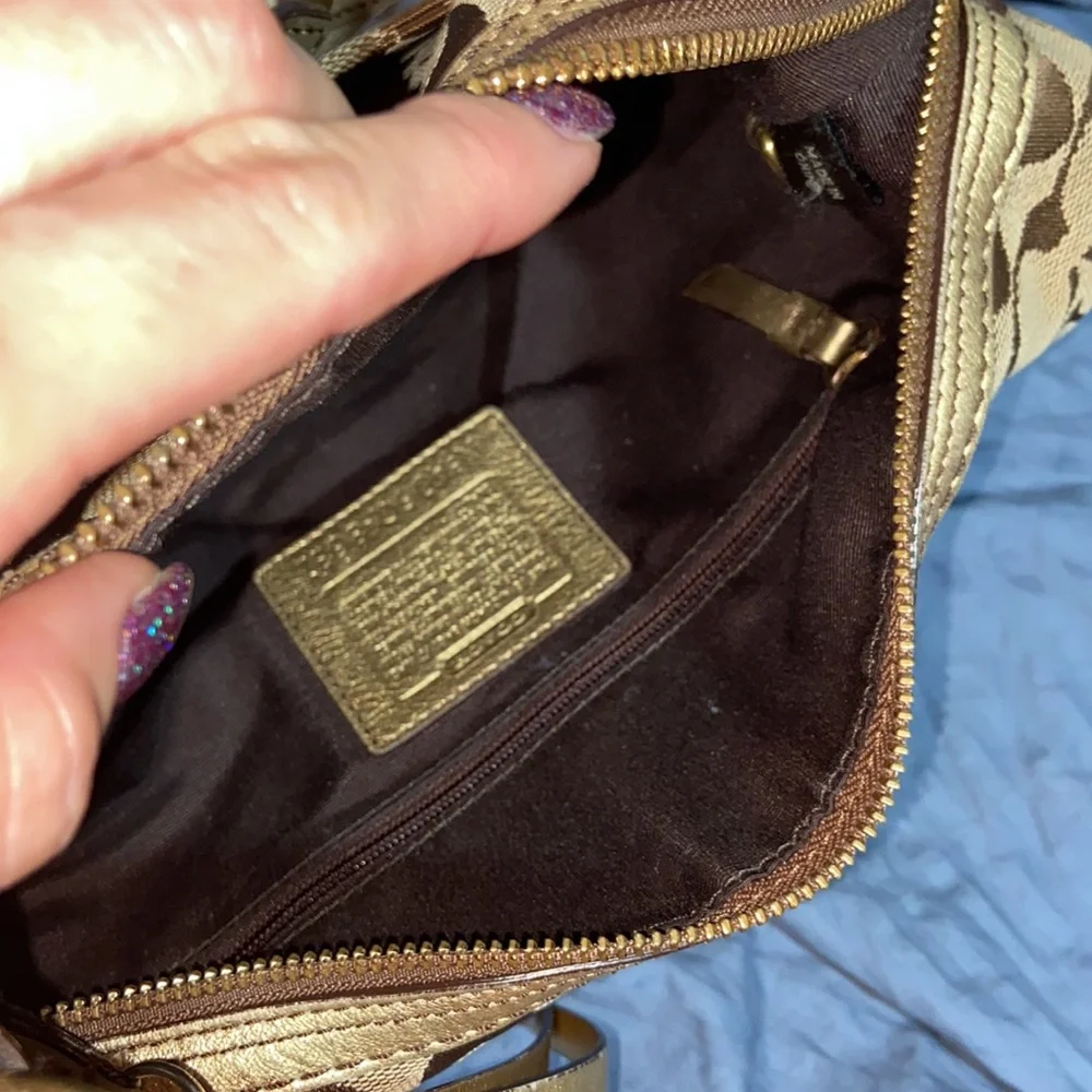 EUC Coach Hampton Signature monogram Canvas shoulder Bag 8631